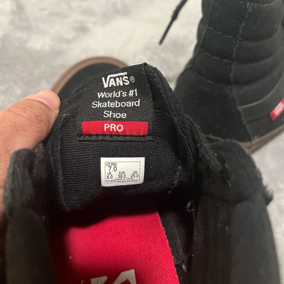 Vans SK8-HI Pro in Black/Gum - Picture 5 of 5